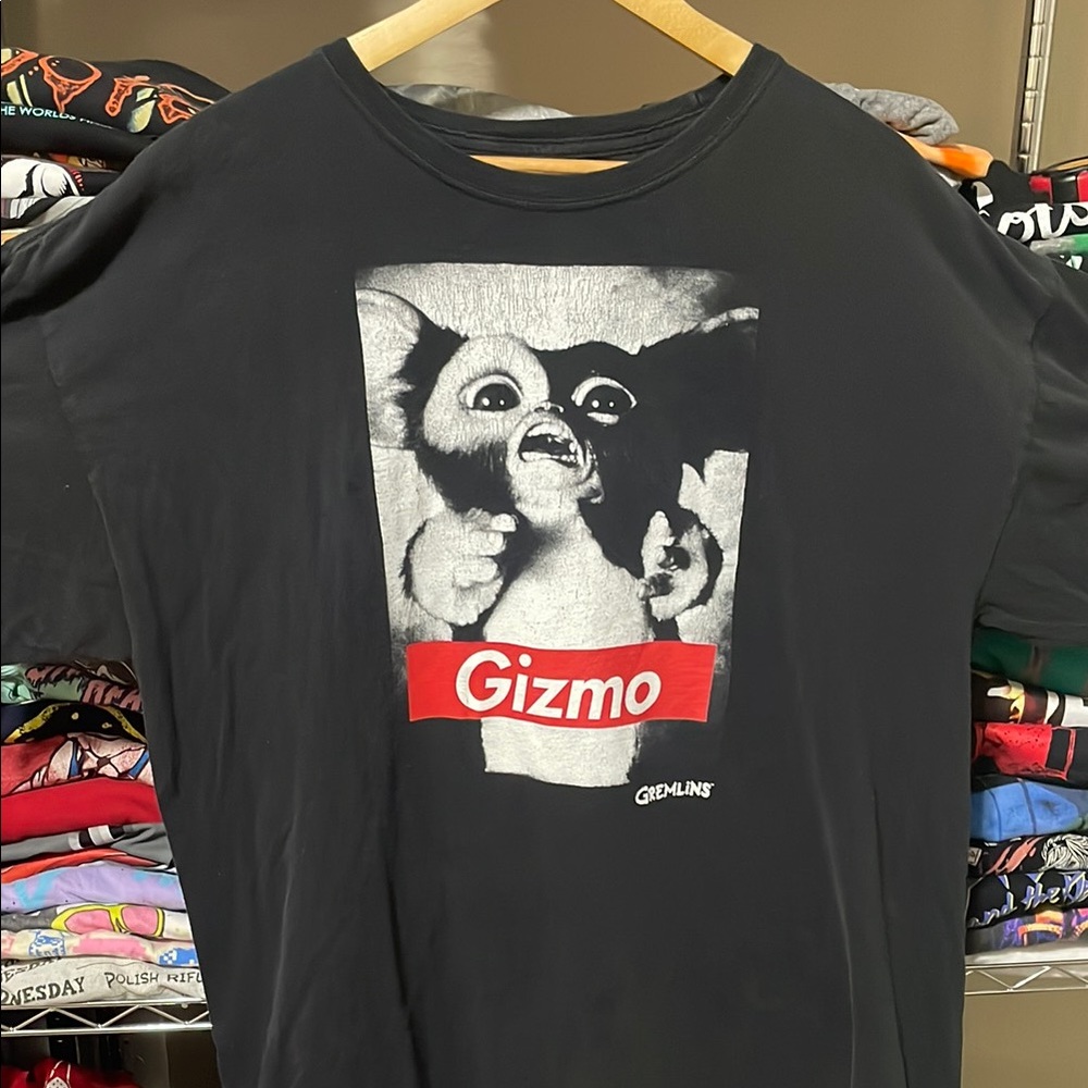 Gizmo Graphic T-Shirt